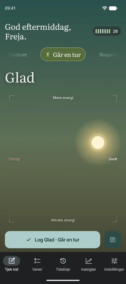 Moments til Android på en telefon: himmel-indtjekningen med Glad og Gåtur valgt og en knap til at gemme.
