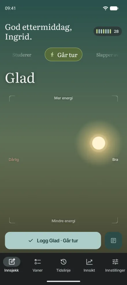 Moments for Android på en telefon: himmel-innsjekkingen med Glad og Gåtur valgt og en knapp for å lagre.